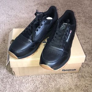 black reebok classics